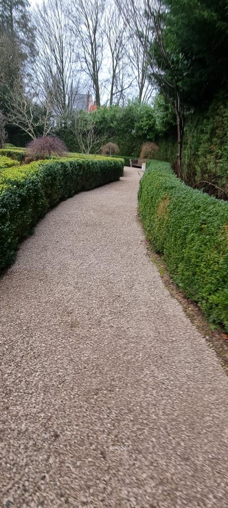 <span>R&eacute;alisations</span><i>→</i>