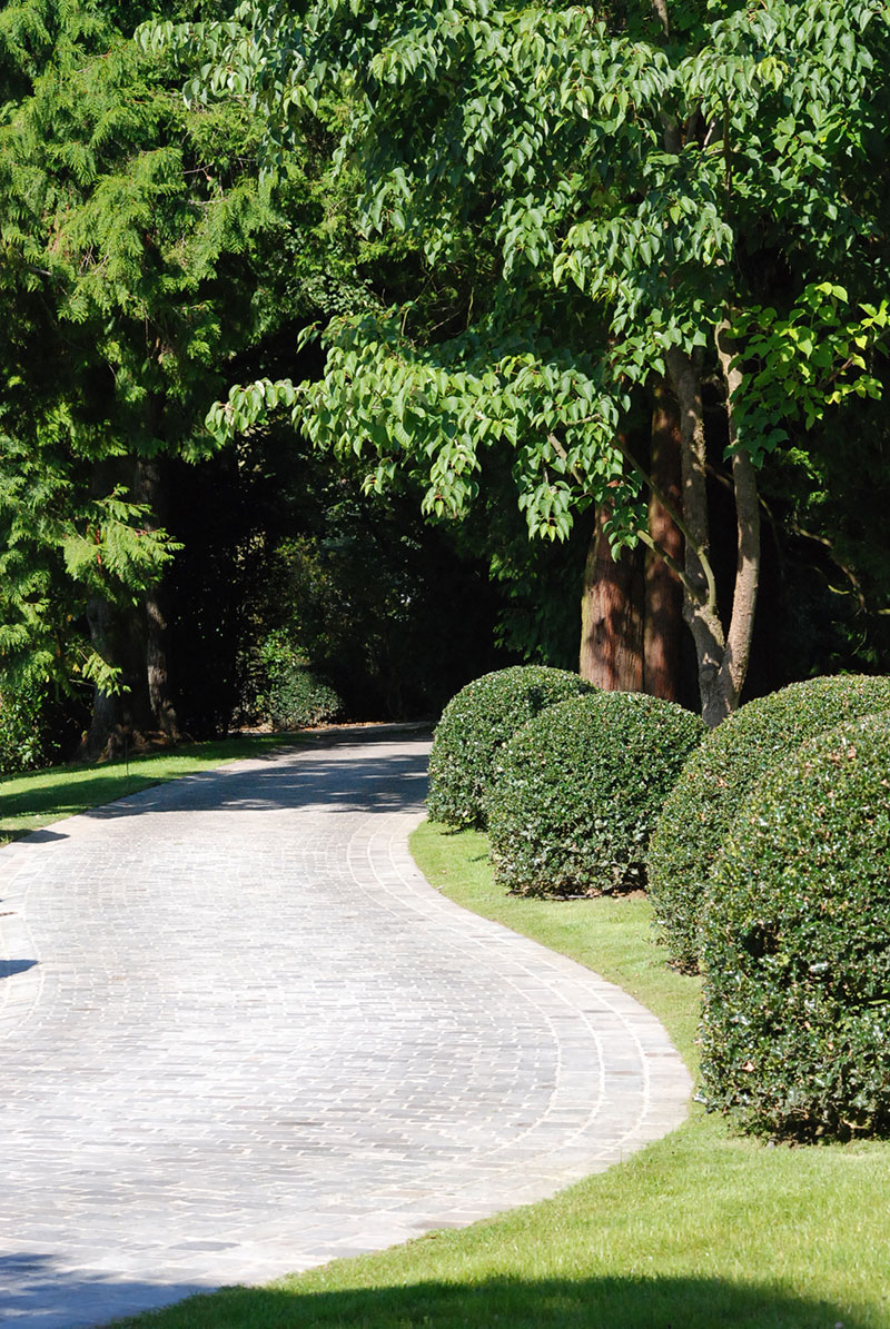 <span>R&eacute;alisations</span><i>→</i>