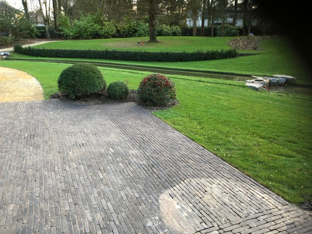 <span>R&eacute;alisations</span><i>→</i>