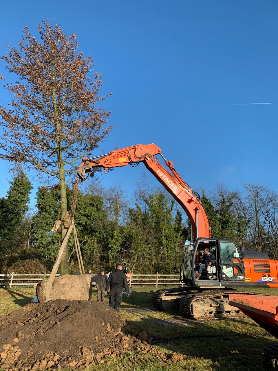 <span>R&eacute;alisations</span><i>→</i>