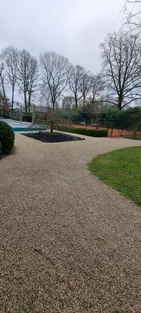 <span>R&eacute;alisations</span><i>→</i>