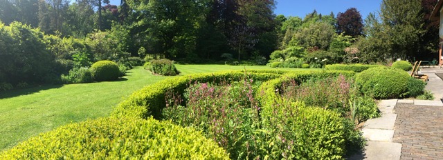 <span>R&eacute;alisations</span><i>→</i>