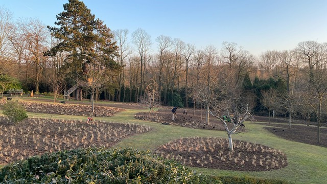 <span>R&eacute;alisations</span><i>→</i>